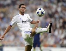 德约科维奇巅峰对决，詹姆斯与80激战中国队分钟，挺进下一轮胜负难料！